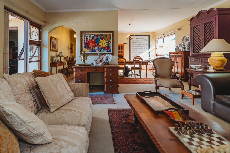 5 Bedroom Property for Sale in Bodorp Western Cape